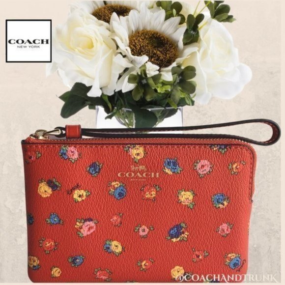 COACH Corner Zip Wristlet With Mini Vintage Rose Print Miami Red Multicolor NWT - Picture 1 of 9